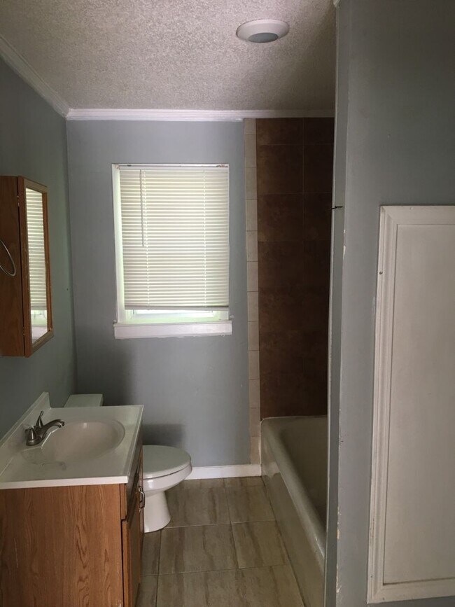 Building Photo - 117/119 Pindal Circle - Duplex
