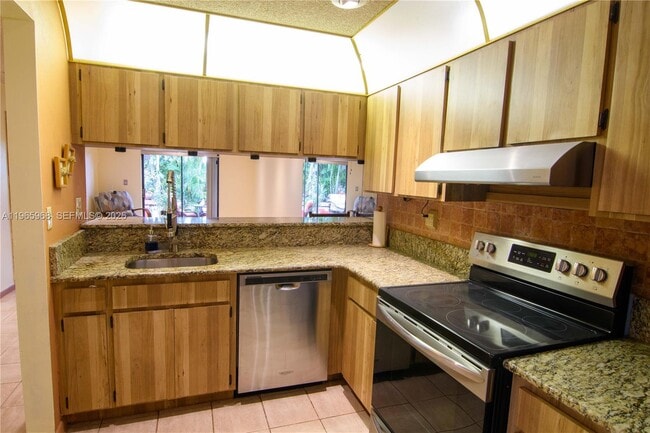 Building Photo - 8044 NW 41 Ct