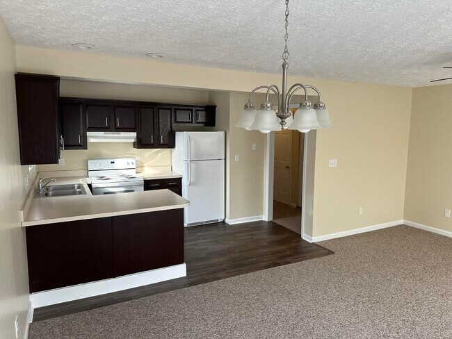 Building Photo - 1021 Excel Ct