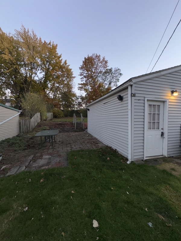 Building Photo - 11104 Lincoln Ave