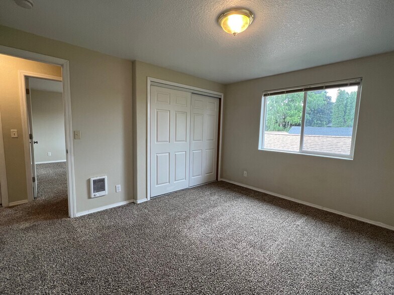 Building Photo - 1041 8th Ave