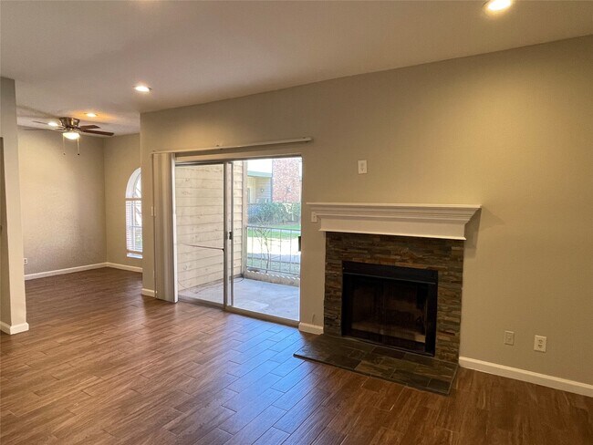 Building Photo - 6500 Harbor Town Dr