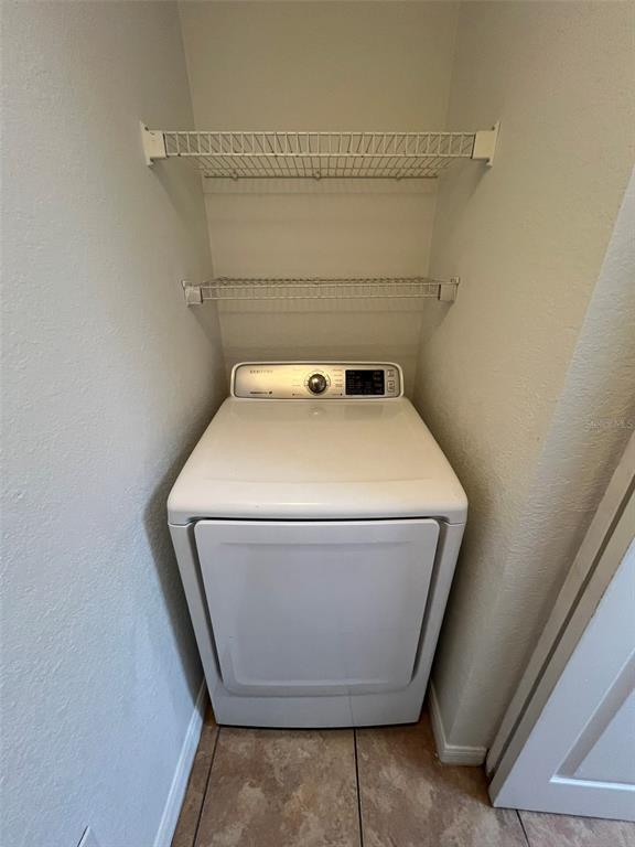 Building Photo - 5471 Vineland Rd