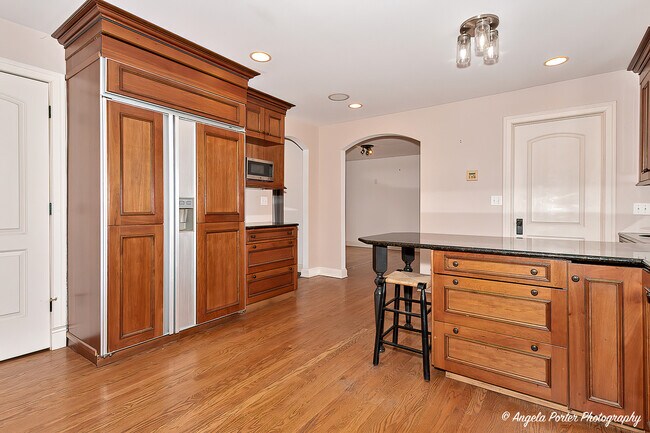 Building Photo - 756 Stonegate Rd