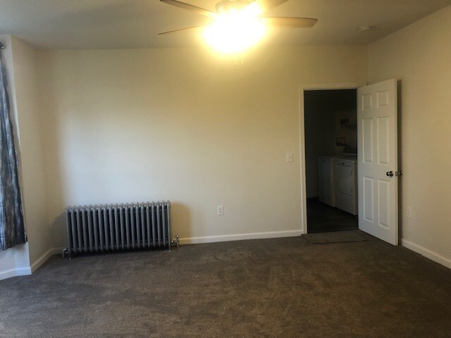 Living room - 39 S 5th Ave