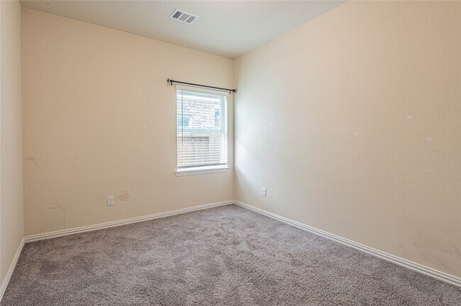 Building Photo - 21263 Lucknow Ln