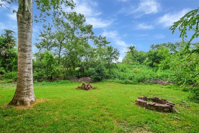 Building Photo - 4511 Ravine Dr