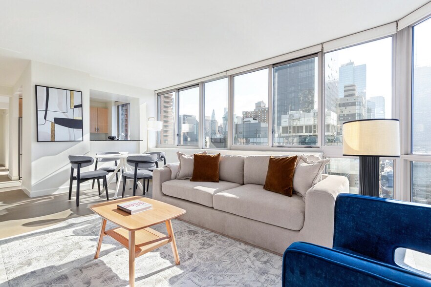 Building Photo - 561 10th Ave