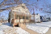 Building Photo - Beautifully updated home in prime downtown location!