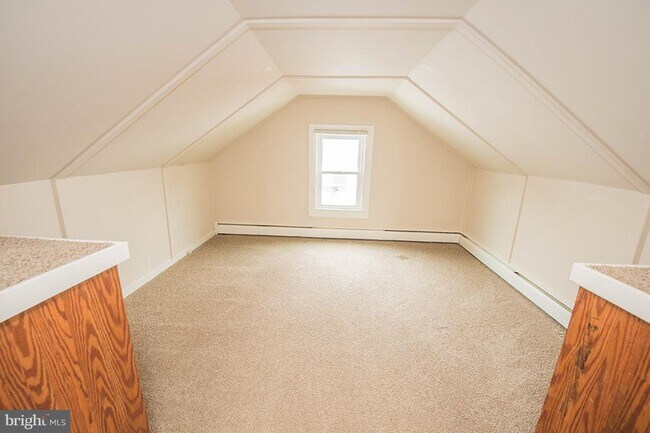 Building Photo - 1226 Pemberton Dr