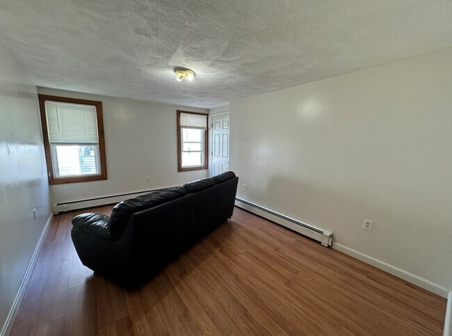 Building Photo - 86 R Endicott St