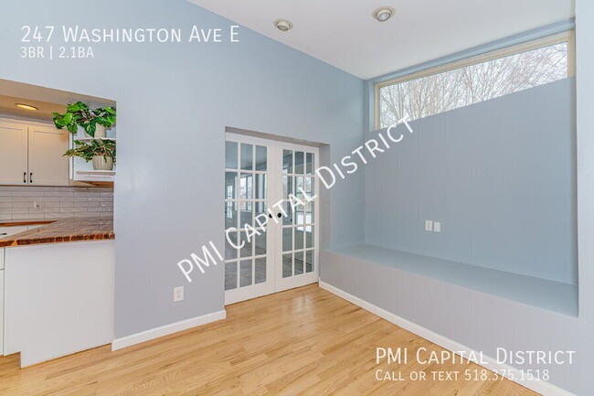 Building Photo - Gorgeous, Completely Remodeled, Spacious, ...