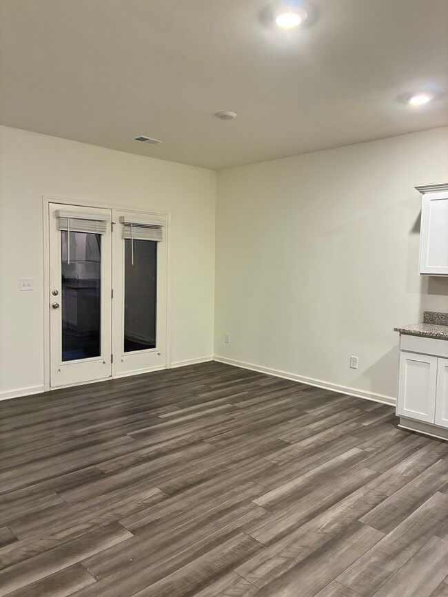 Building Photo - Cartersville Townhomes