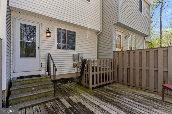 Building Photo - 8094 Grandview Ct