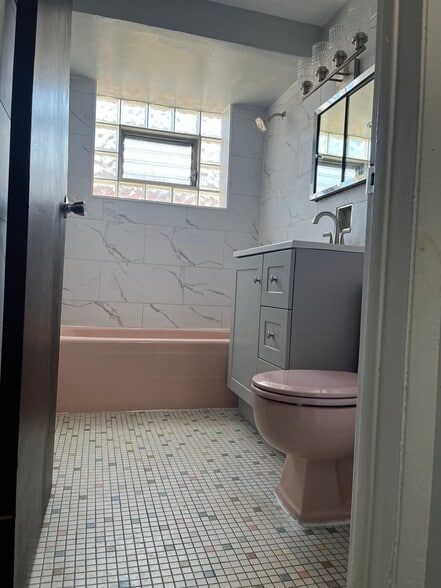 Building Photo - 3601 W 79th St