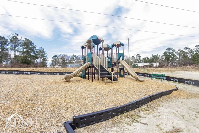 Building Photo - 401 Dawn Meadow Ct