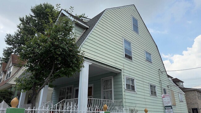 Building Photo - 2521 John F. Kennedy Blvd