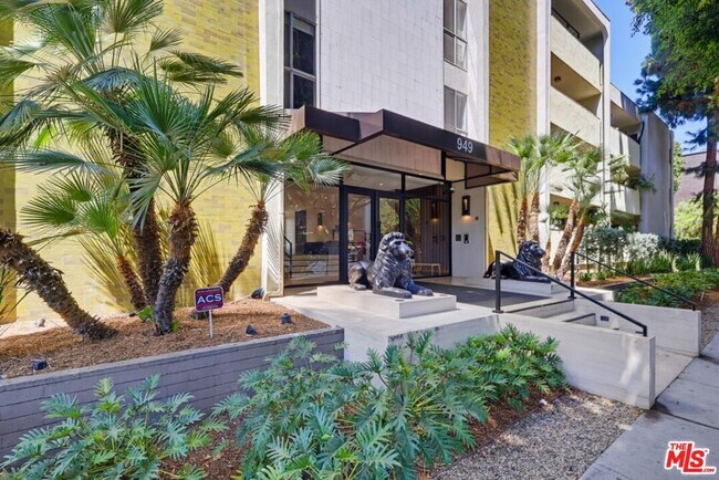 Building Photo - 949 Kings Rd