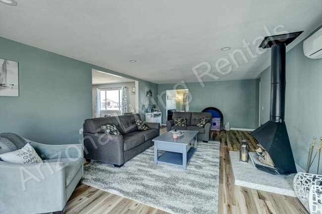Building Photo - FURNISHED RENOVATED HOME