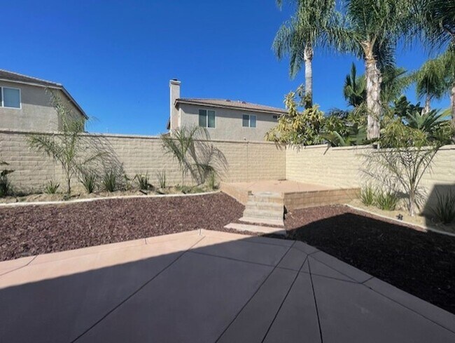 Building Photo - EASTVALE GREAT NEIGHBORHOOD- 4+2.5 EXECUTIVE HOME, QUIET NEIGHBORHOOD - AVAILABLE NOW!!! ONLY 1 G...