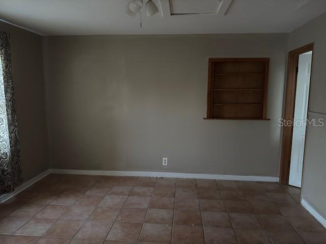 Building Photo - 4409 W Varn Ave