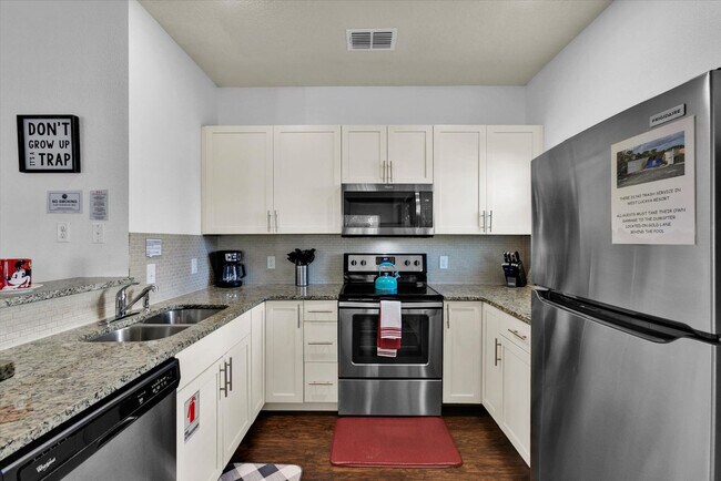 Building Photo - 3206 Gold Ln