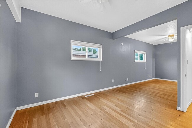 Building Photo - 4109 Comanche Rd NE