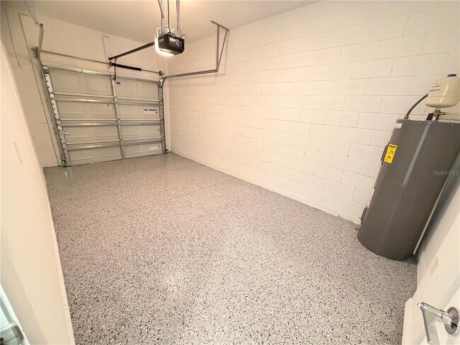 Building Photo - 2212 Portrait St