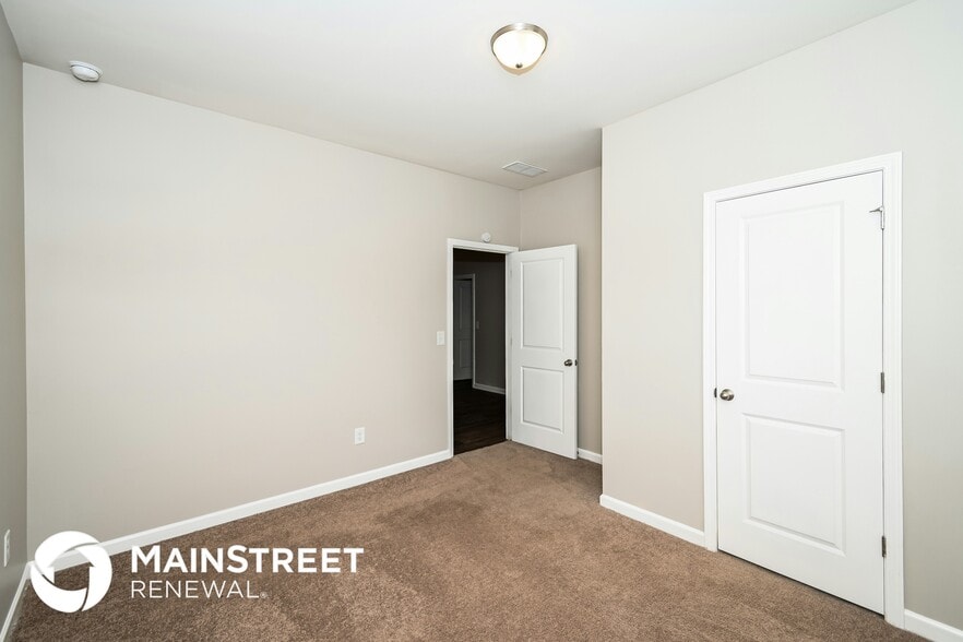 Building Photo - 138 Cottontail Ln