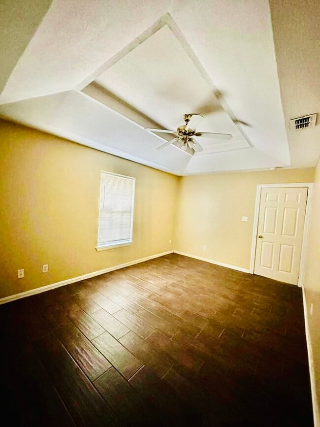 Building Photo - 2501 N I St