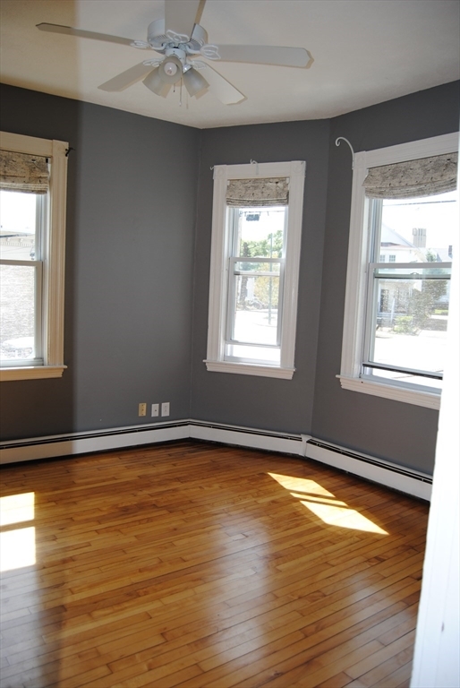 Building Photo - 137 Belmont St