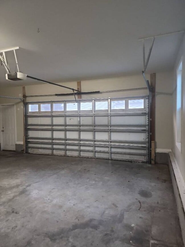 Building Photo - 122 Christy Dr