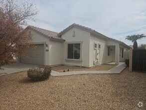 Building Photo - SPACIOUS and beautifully remodeled home! E...