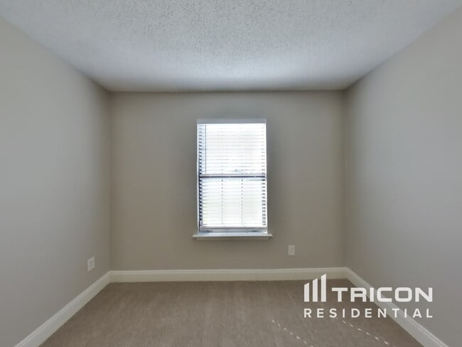 Building Photo - 4181 Davie Ct