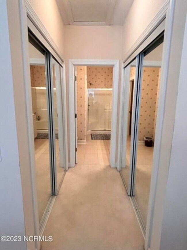 Building Photo - Furnished 3 Bedroom, 2 Bathroom in Sea Tra...