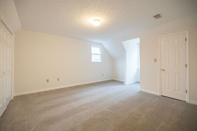 Building Photo - 110 Breckenridge Ln