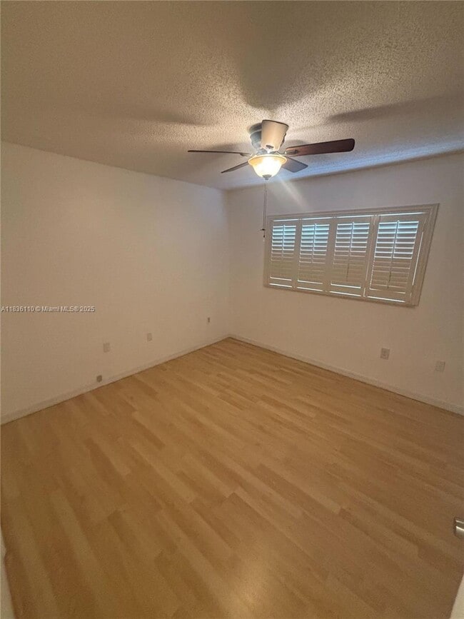 Building Photo - 1150 Collins Ct