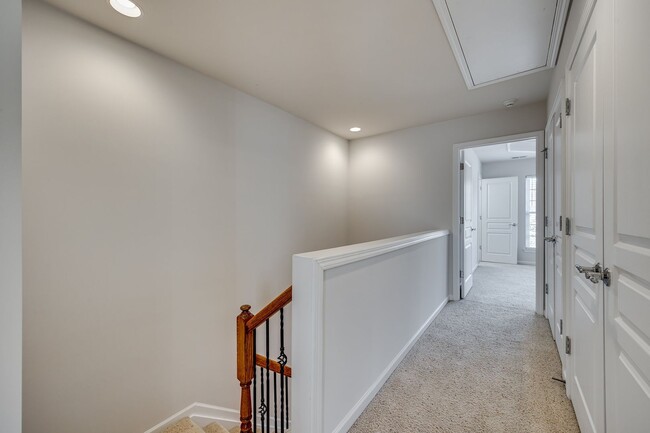 Building Photo - Fabulious Townhome in Baxter Village, Fort...