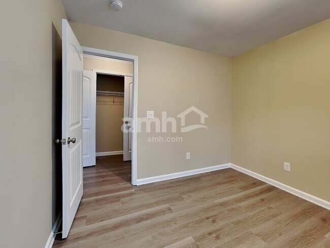 Building Photo - 5160 Busted Rock Trl