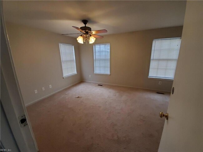 Building Photo - 1536 W 40th St