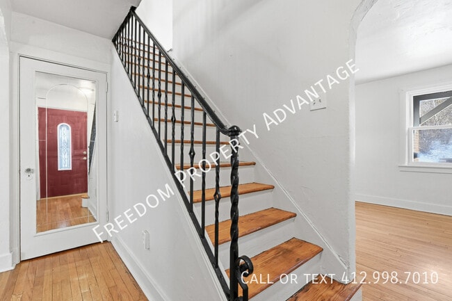 Building Photo - 755 Shady Dr E