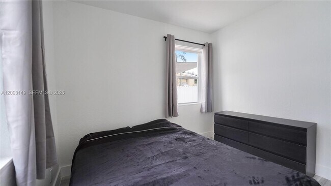 Building Photo - 1441 NE 154th Terrace