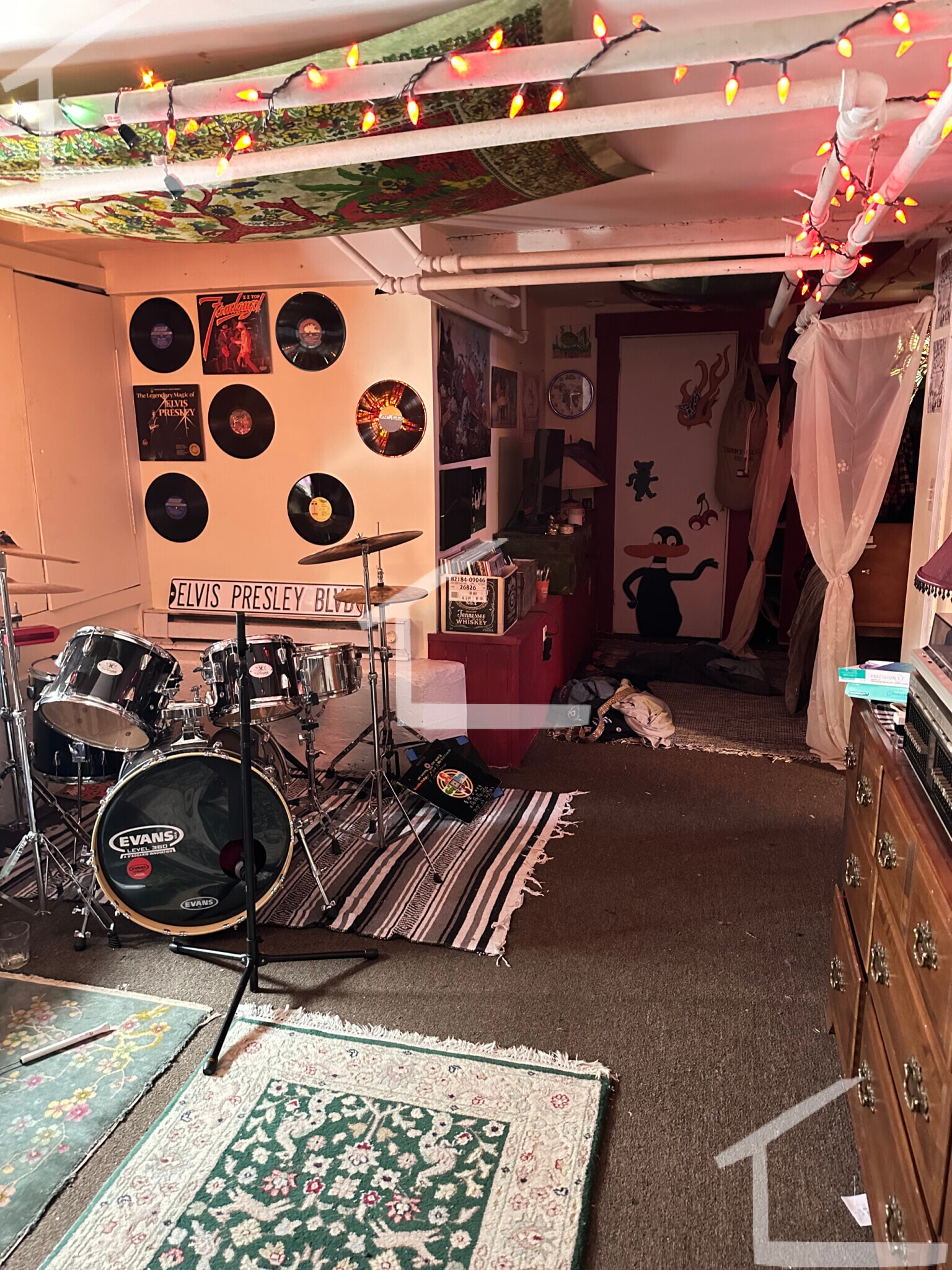 Building Photo - 8 Greylock Rd