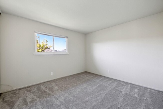 Building Photo - 2016 Fairmont Dr