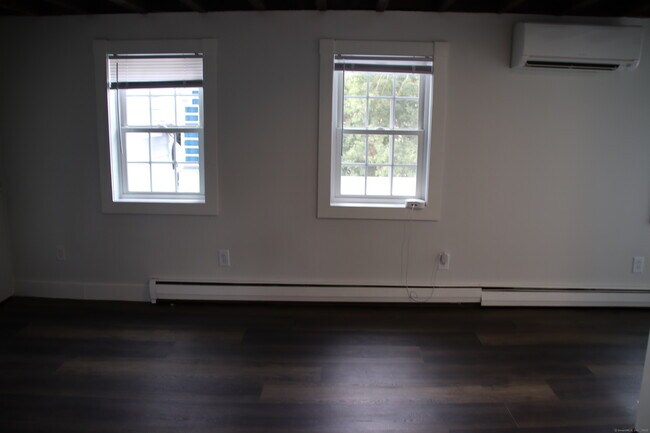 Building Photo - 130 W River St