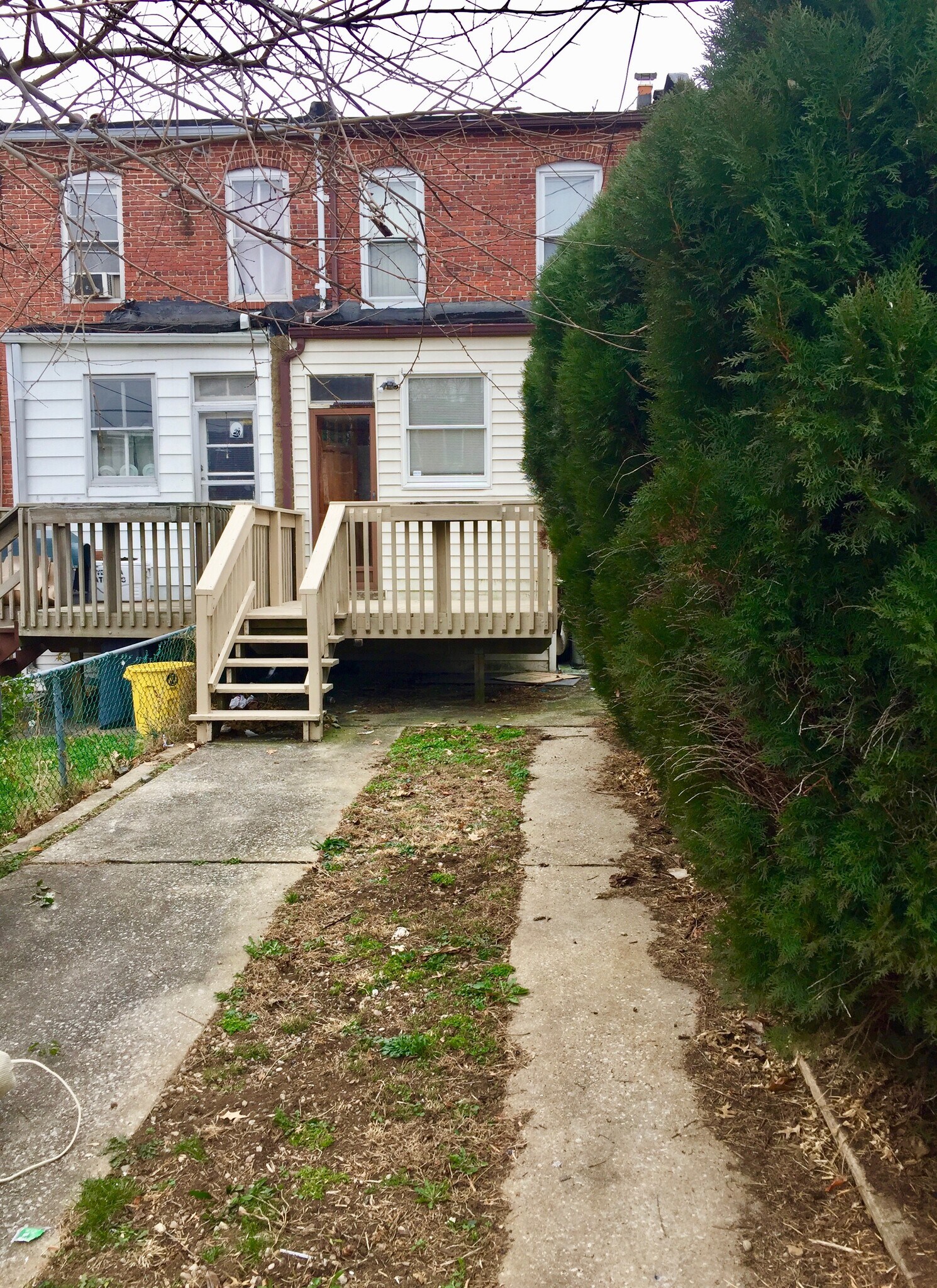 Building Photo - 3020 Kenyon Ave