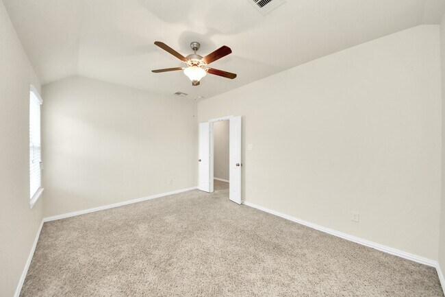 Building Photo - 1437 Northwood Springs Dr