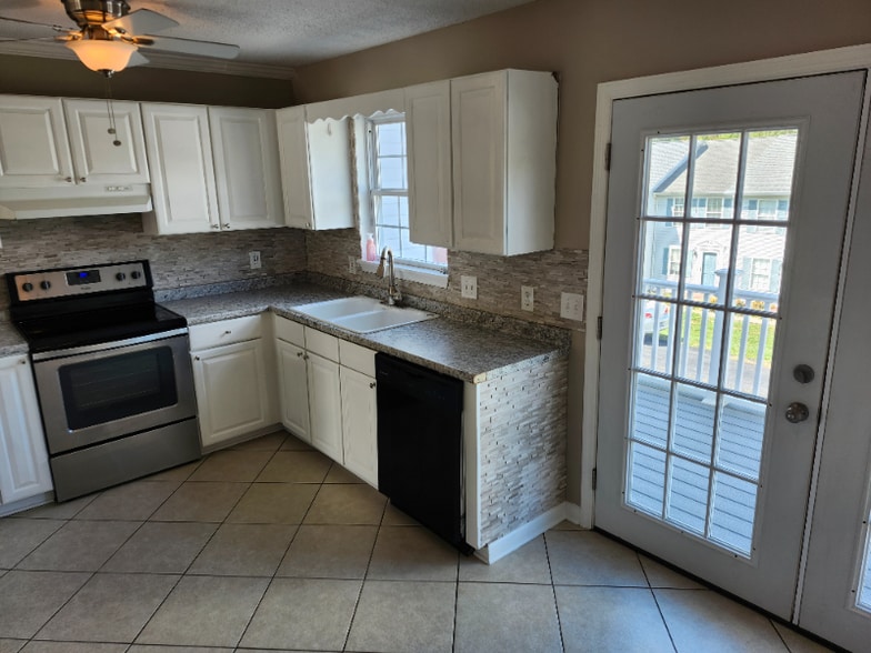 Building Photo - 219 Hunter Hills Cir