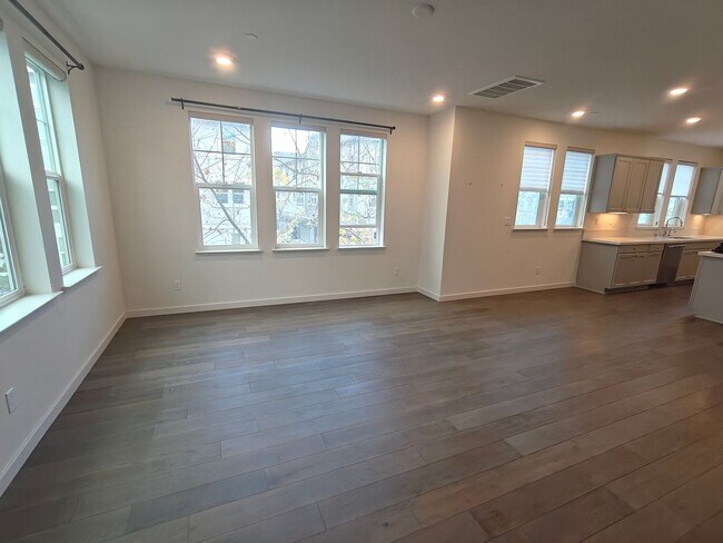 Building Photo - Coming Soon ? Bright, Modern Living in Sunnyvale