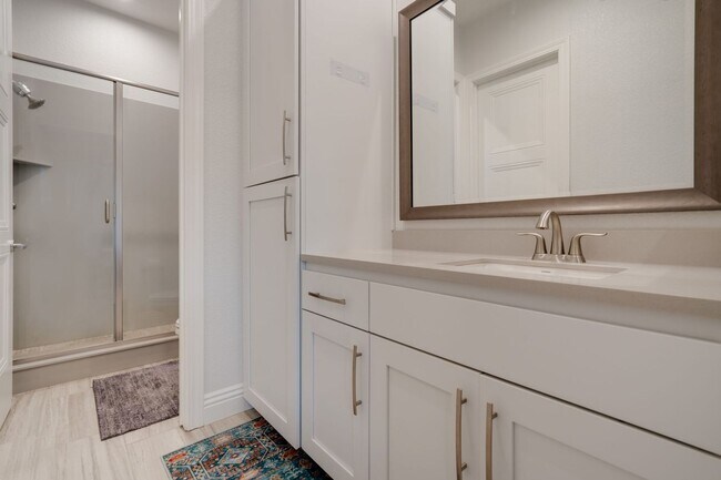 Building Photo - Luxury 4 Bedroom Home in Gated El Dorado Hills Community!